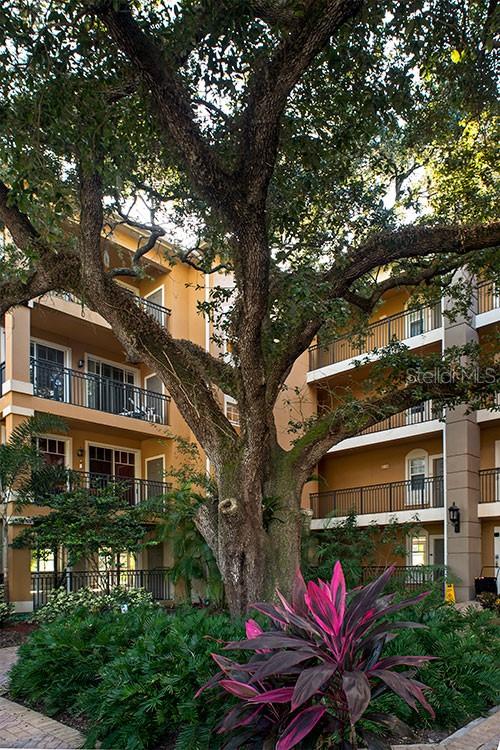 BROADWAY PROMENADE - Residential Lease