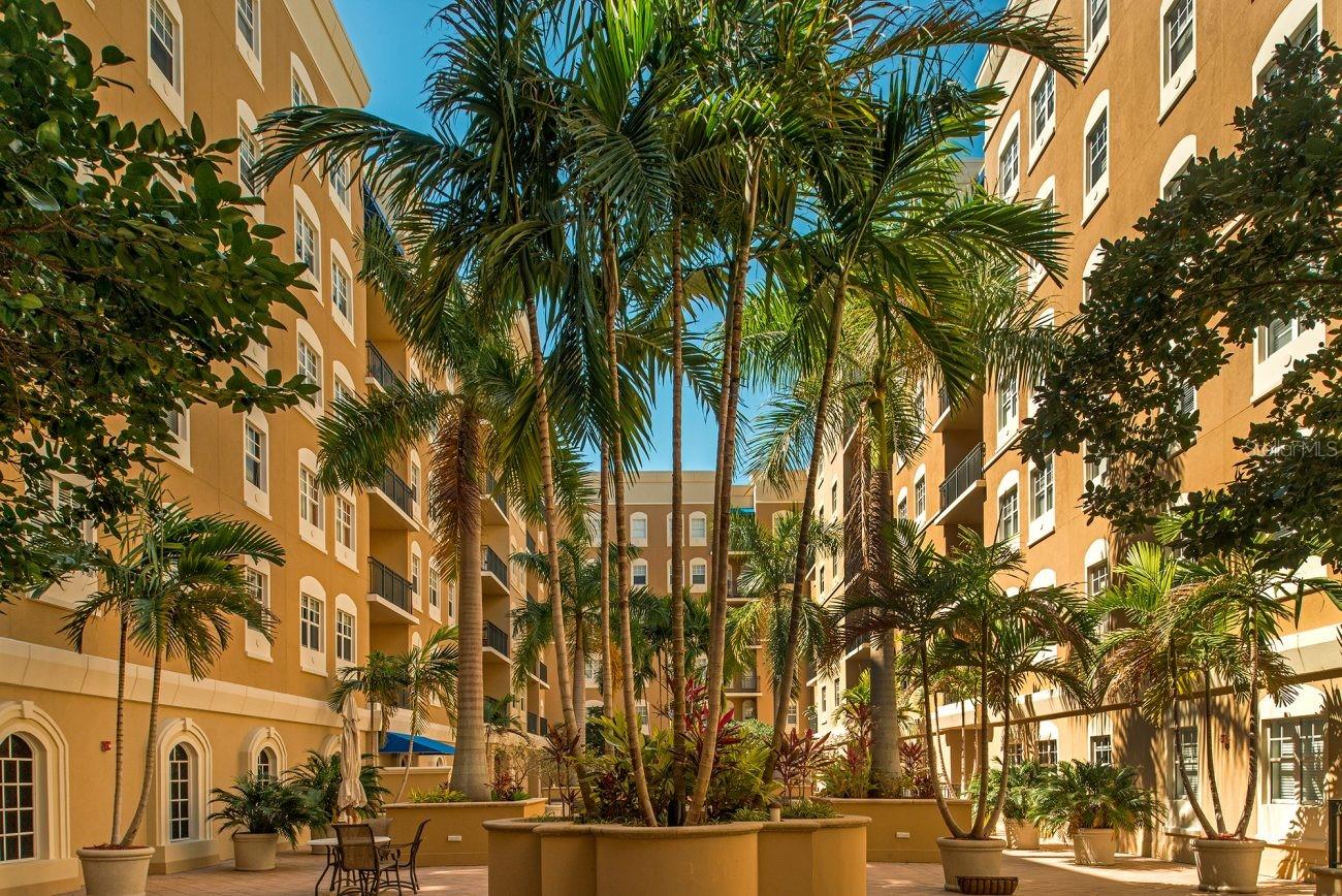 BROADWAY PROMENADE - Residential Lease
