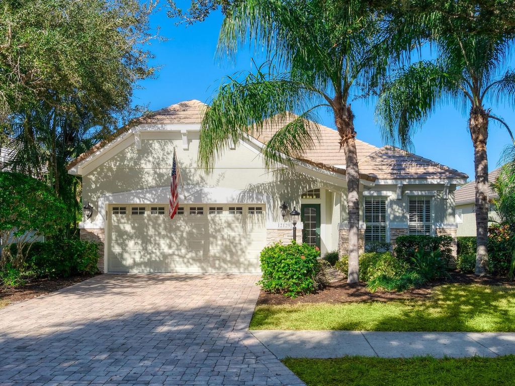Photo of 12129 Thornhill Court, Lakewood Ranch, FL 34202 (MLS # A4672799)