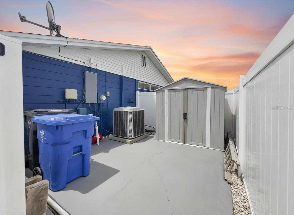 DEL WEBBS SUN CITY FLORIDA UN - Residential