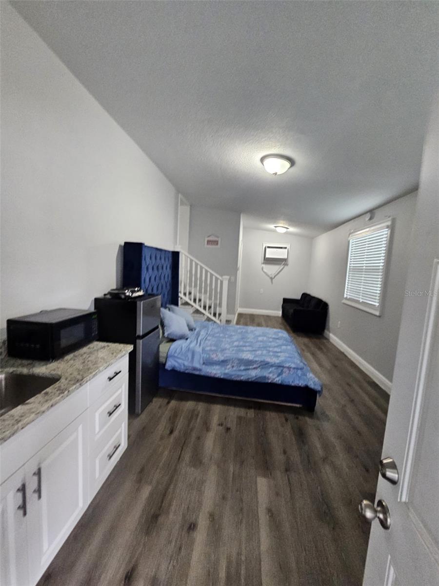 LYNNWOOD ESTATES - Residential Lease