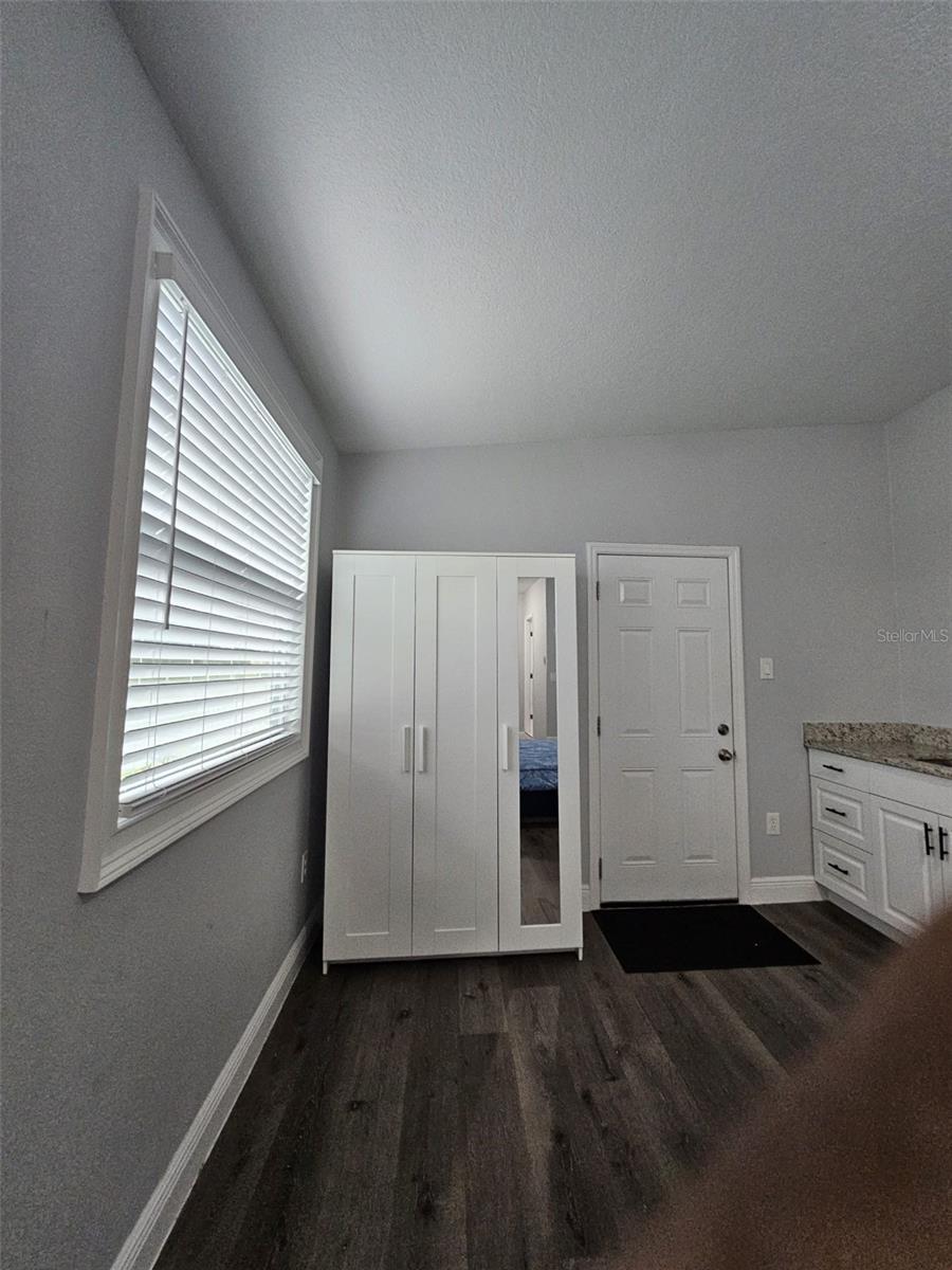 LYNNWOOD ESTATES - Residential Lease