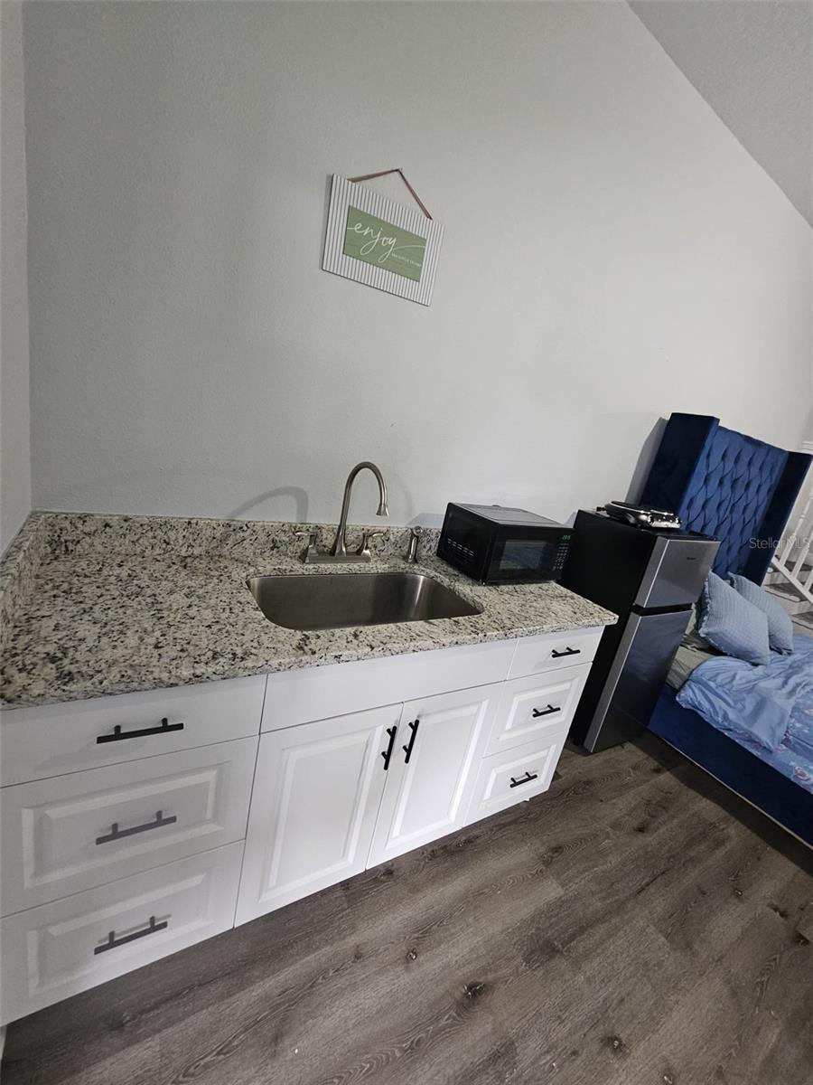 LYNNWOOD ESTATES - Residential Lease