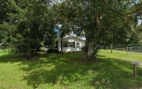 1657 N RICHLAND AVENUE DELAND FL 32724