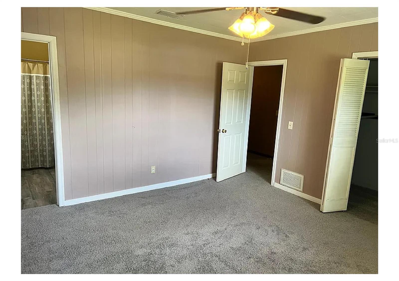 3 bed 2 bath home for rent. flexible terms please reach out for more info.