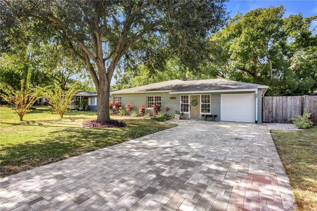 Photo of 11104 N Teegreen Road, Tampa, FL 33612 (MLS # TB8449647)