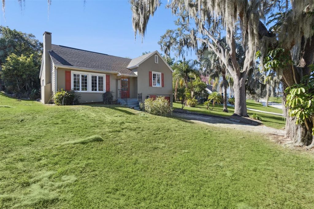 Photo of 844 S Lakeshore Boulevard, Lake Wales, FL 33853 (MLS # P4937550)