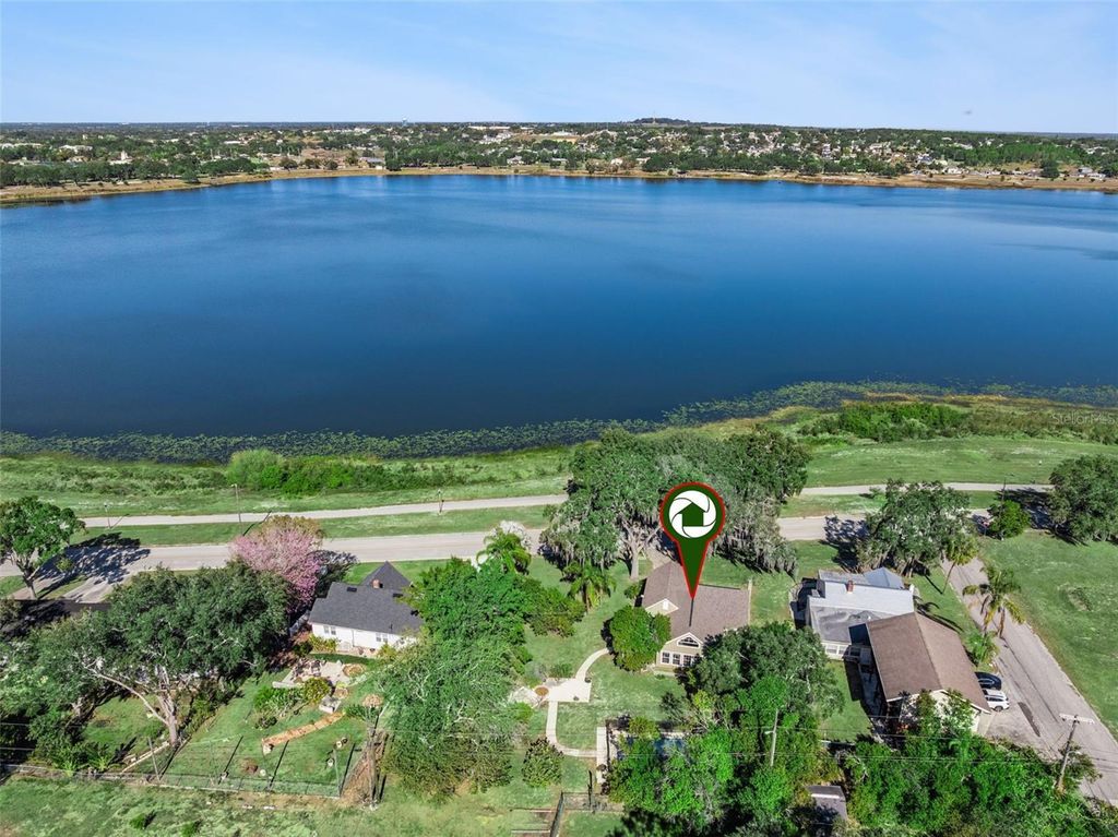 Photo of 844 S Lakeshore Boulevard, Lake Wales, FL 33853 (MLS # P4937550)