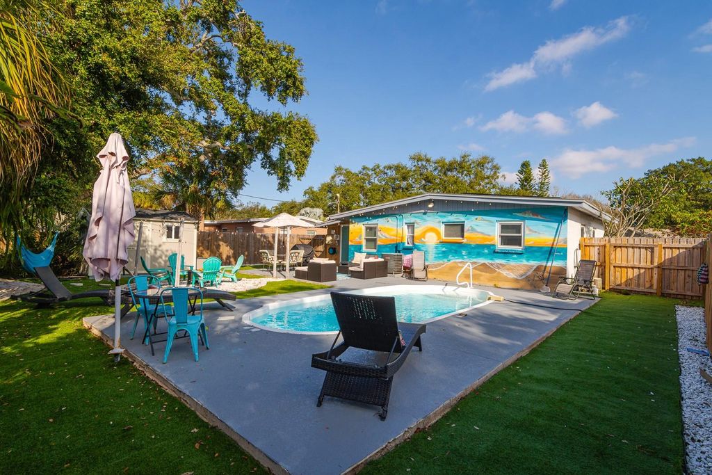 Photo of 9122 94th Street, Seminole, FL 33777 (MLS # TB8461118)