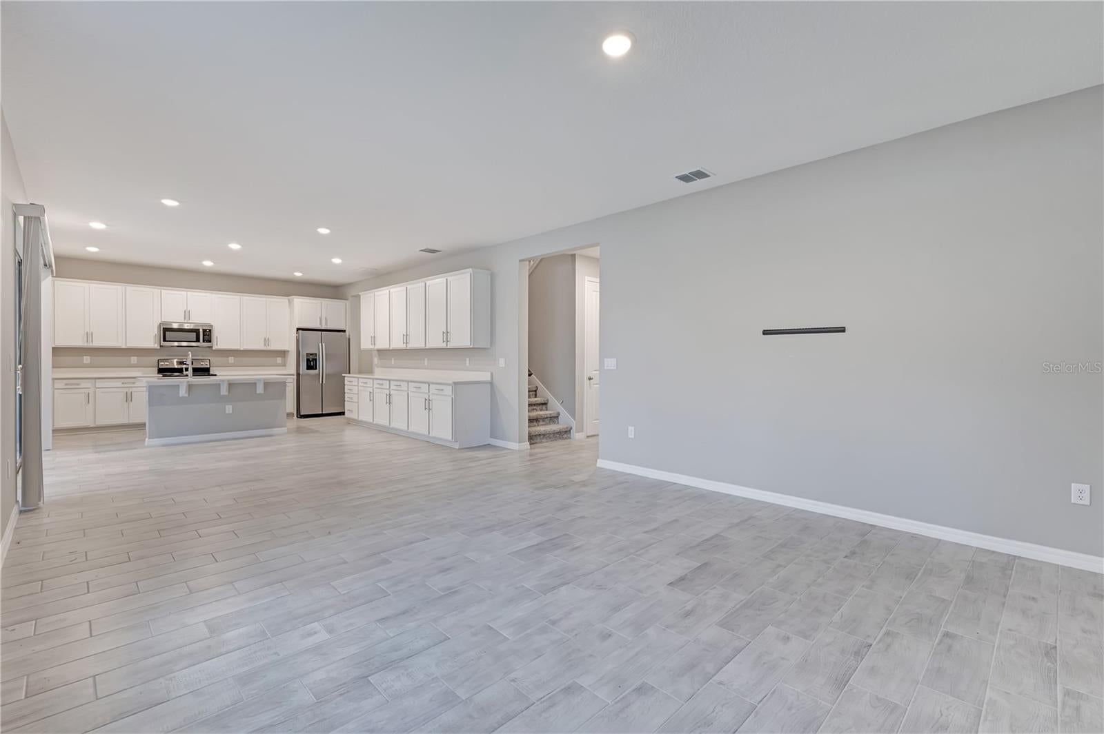 686 HERITAGE SQUARE DRIVE