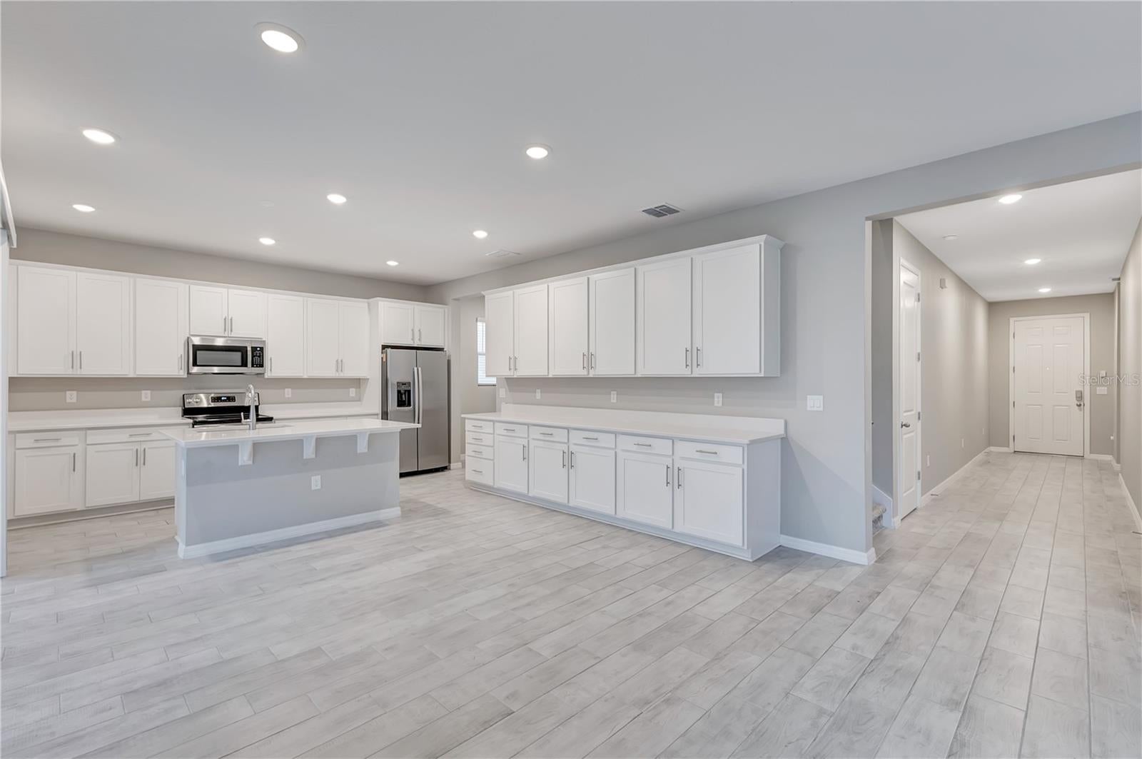 686 HERITAGE SQUARE DRIVE