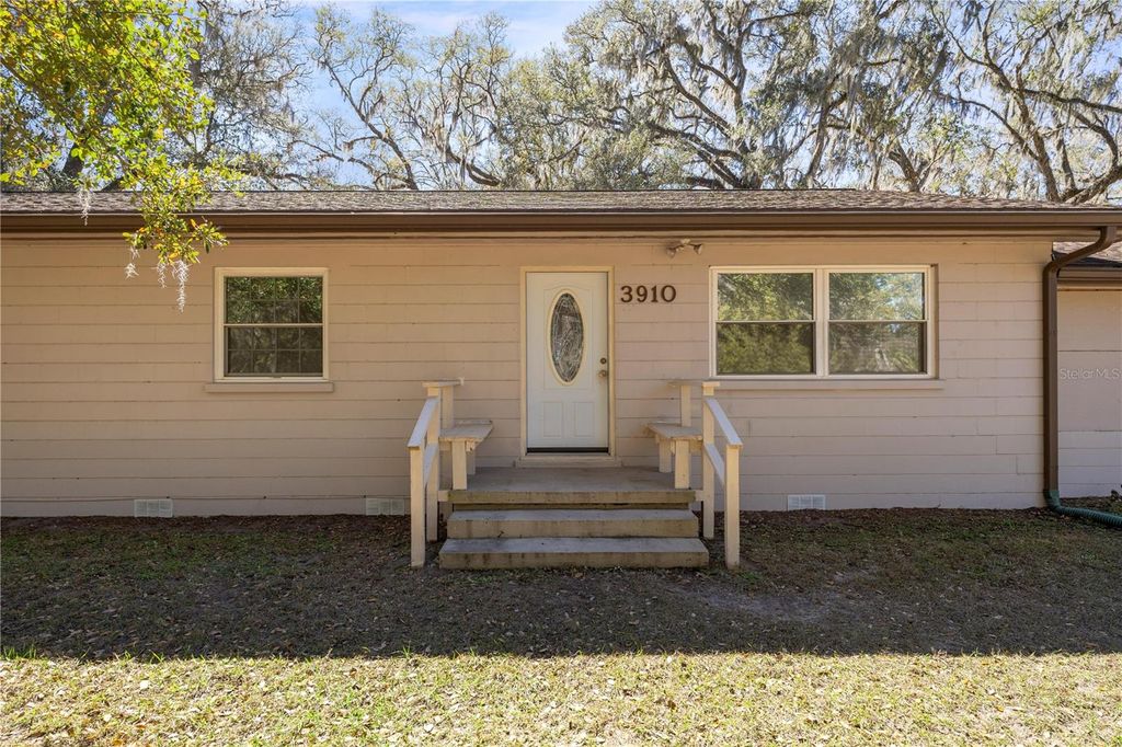 Photo of 3910 SE 52nd Street, Ocala, FL 34480 (MLS # OM719398)