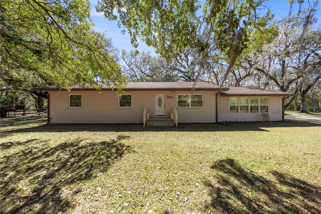 Photo of 3910 SE 52nd Street, Ocala, FL 34480 (MLS # OM719398)