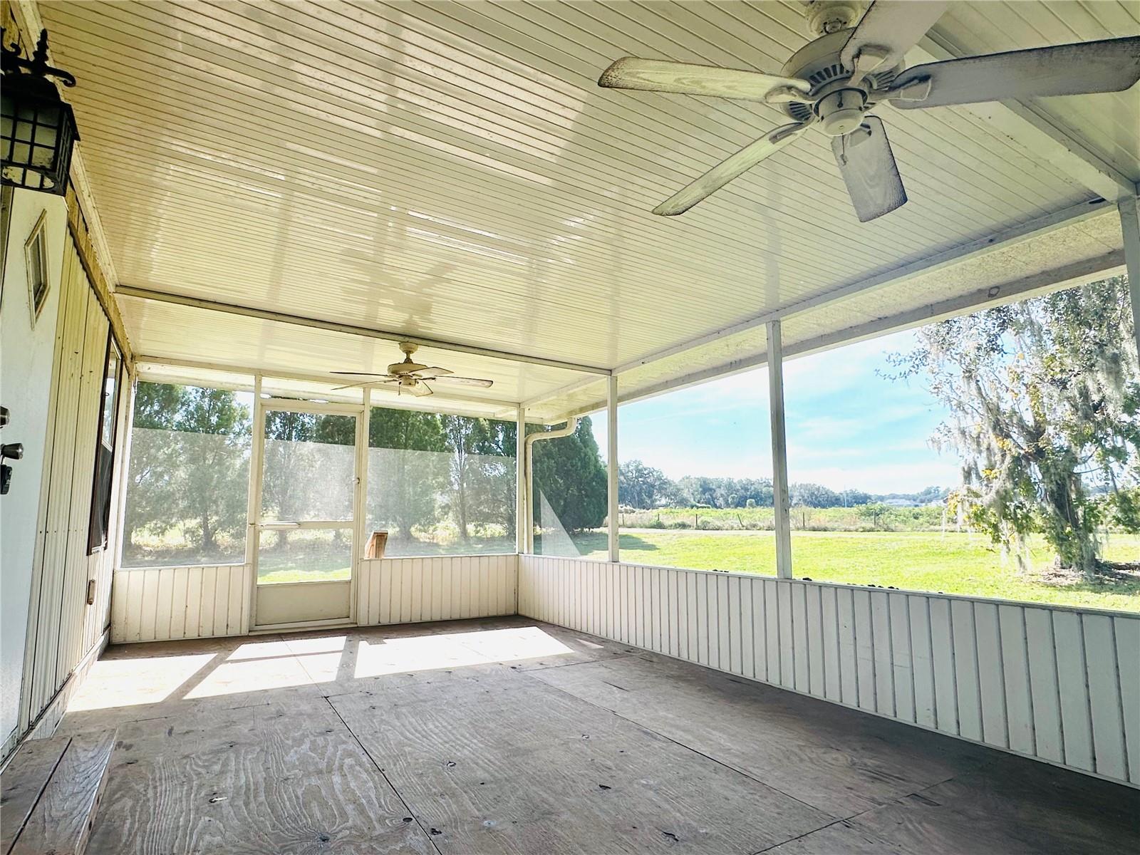 LAWNDALE - Residential Lease