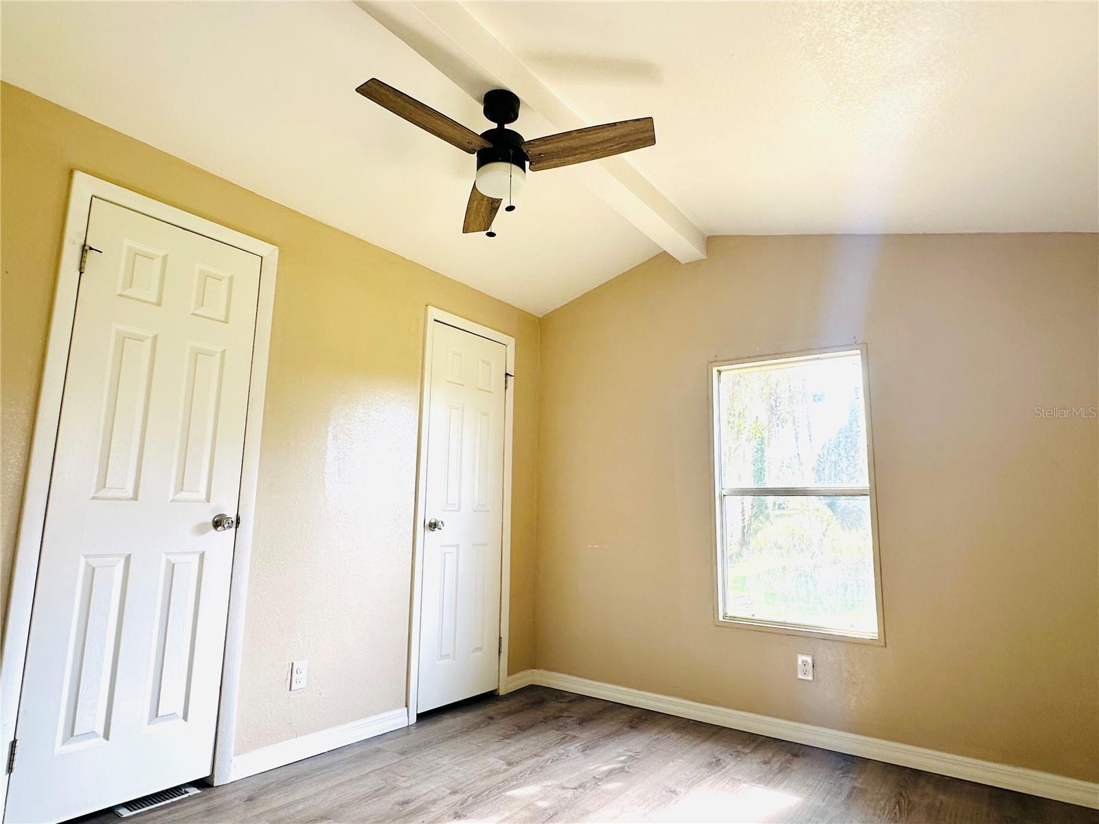 LAWNDALE - Residential Lease