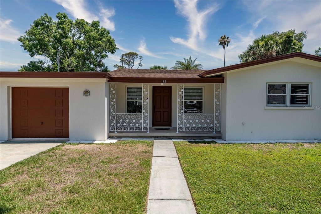 Photo of 138 Pearl Avenue, Sarasota, FL 34243 (MLS # A4691706)
