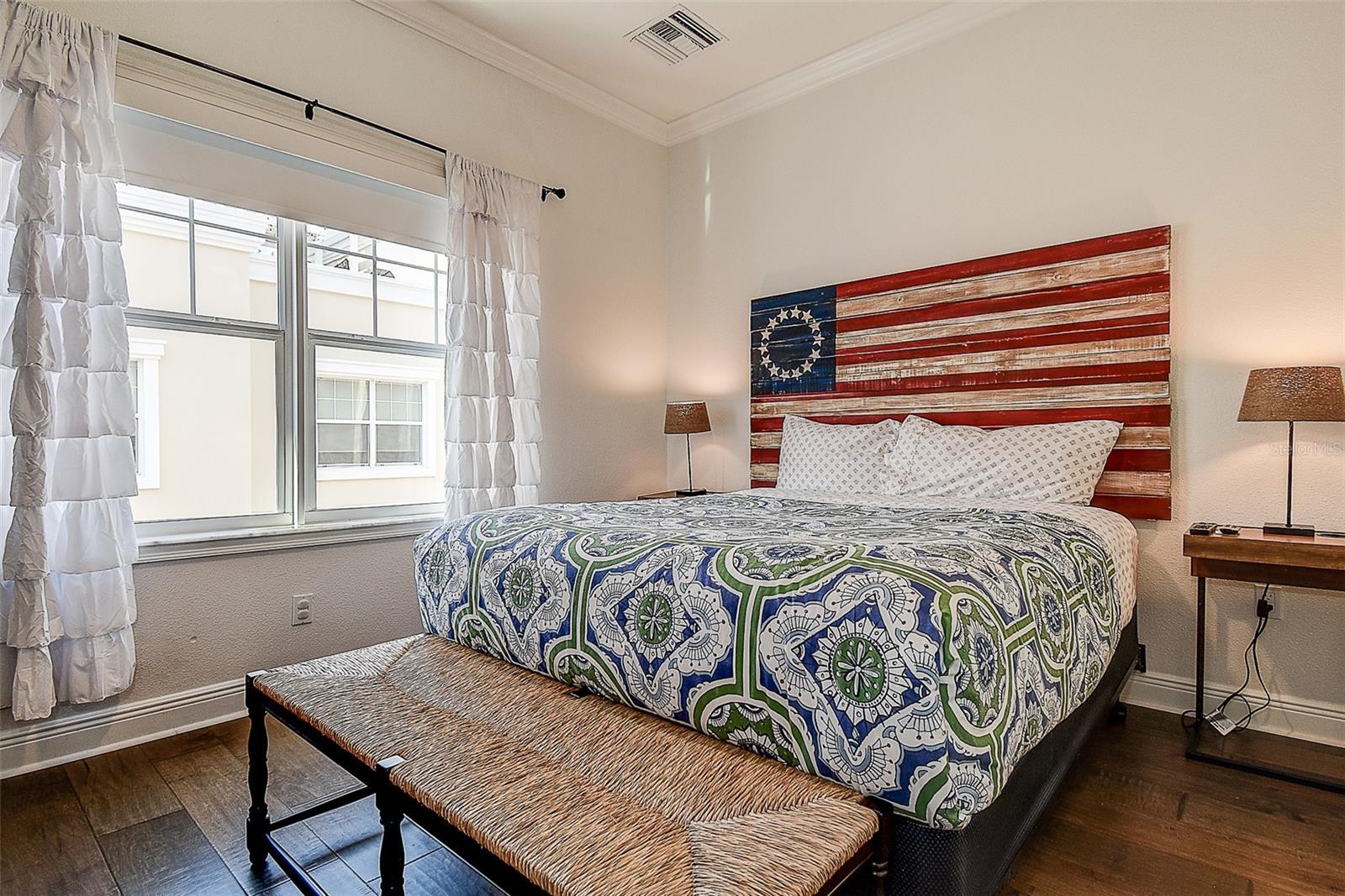 REGENT LANE - Residential