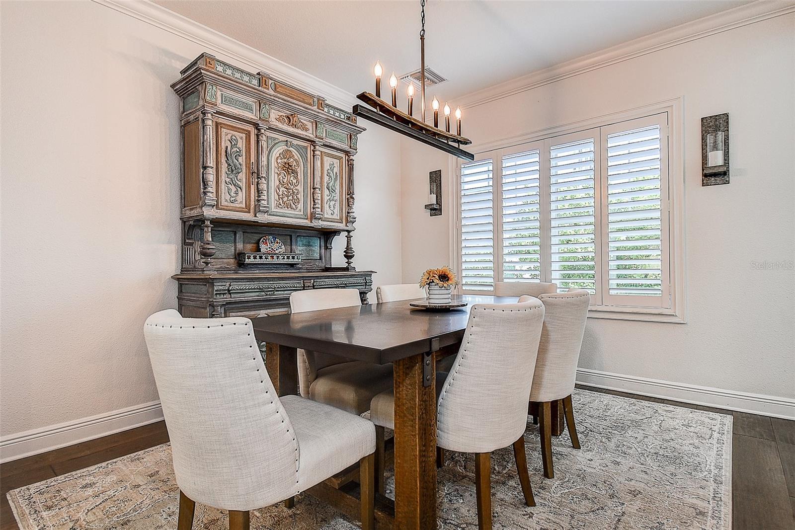 REGENT LANE - Residential