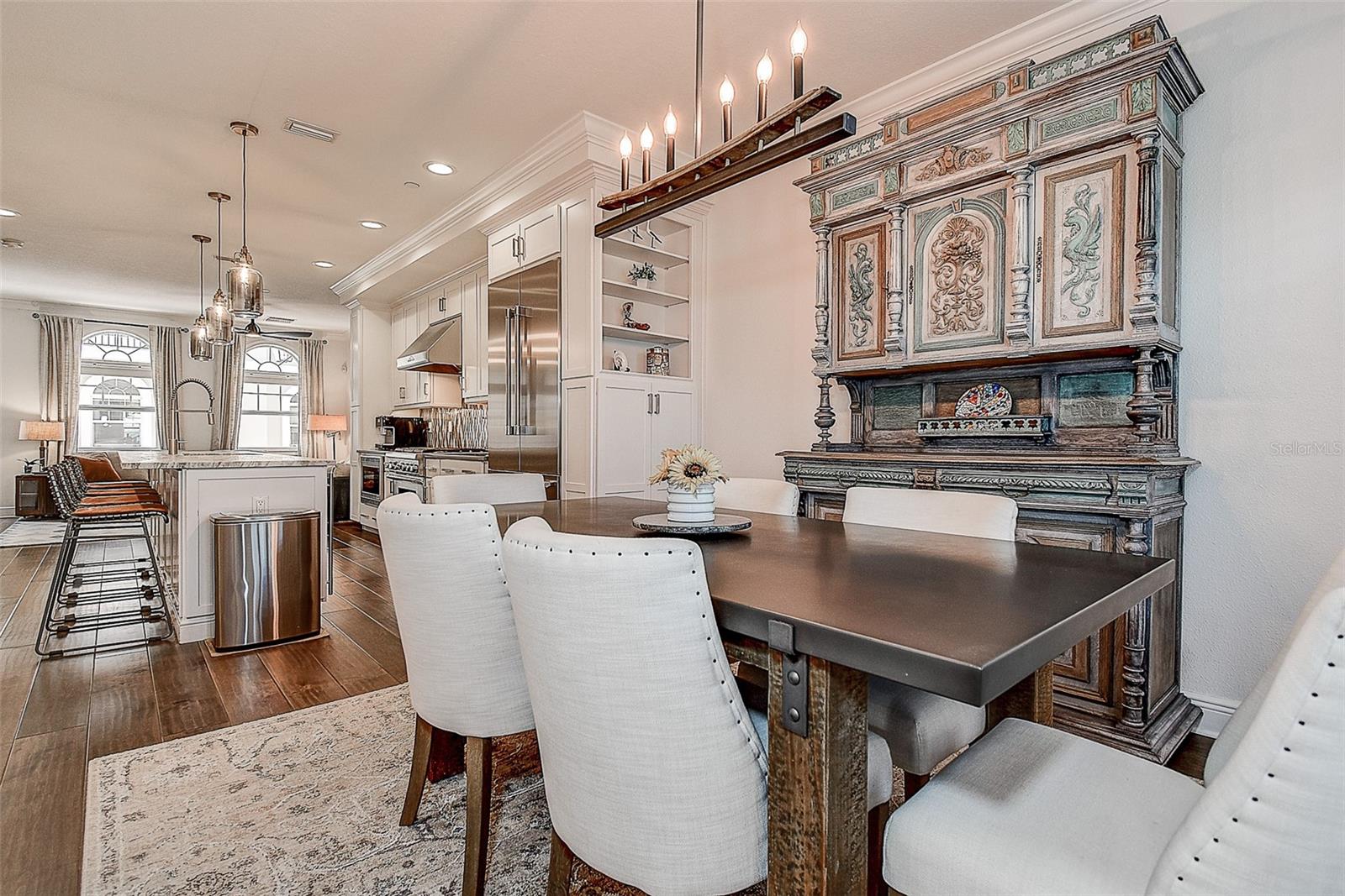 REGENT LANE - Residential