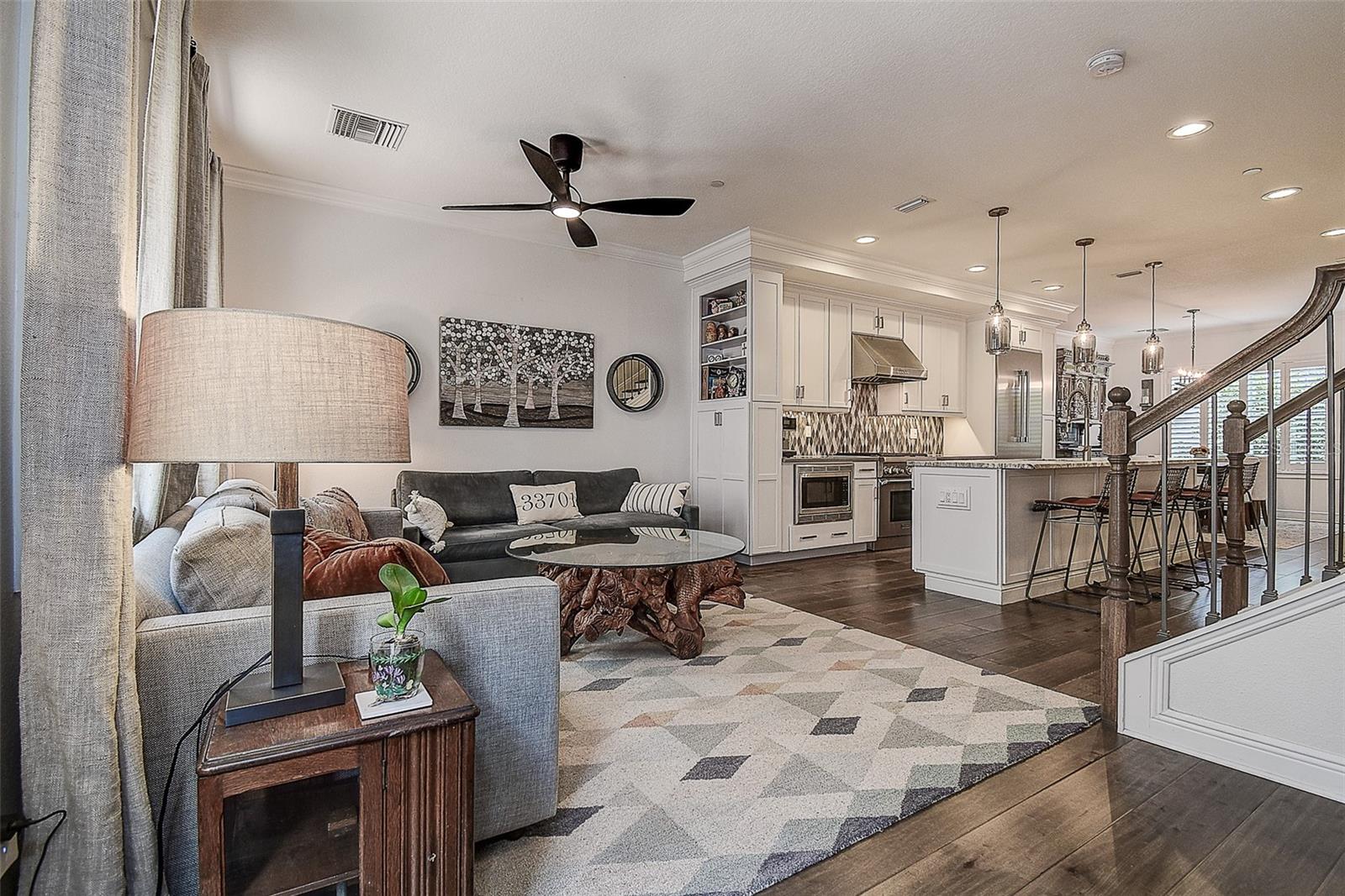 REGENT LANE - Residential