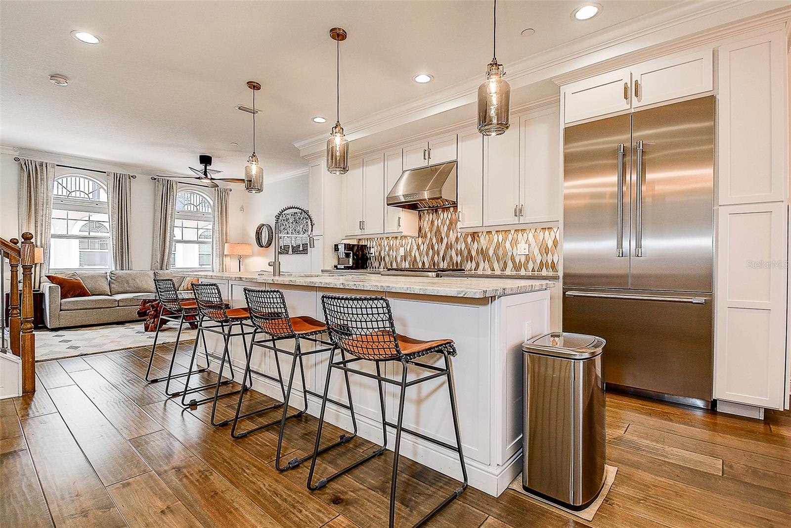 REGENT LANE - Residential