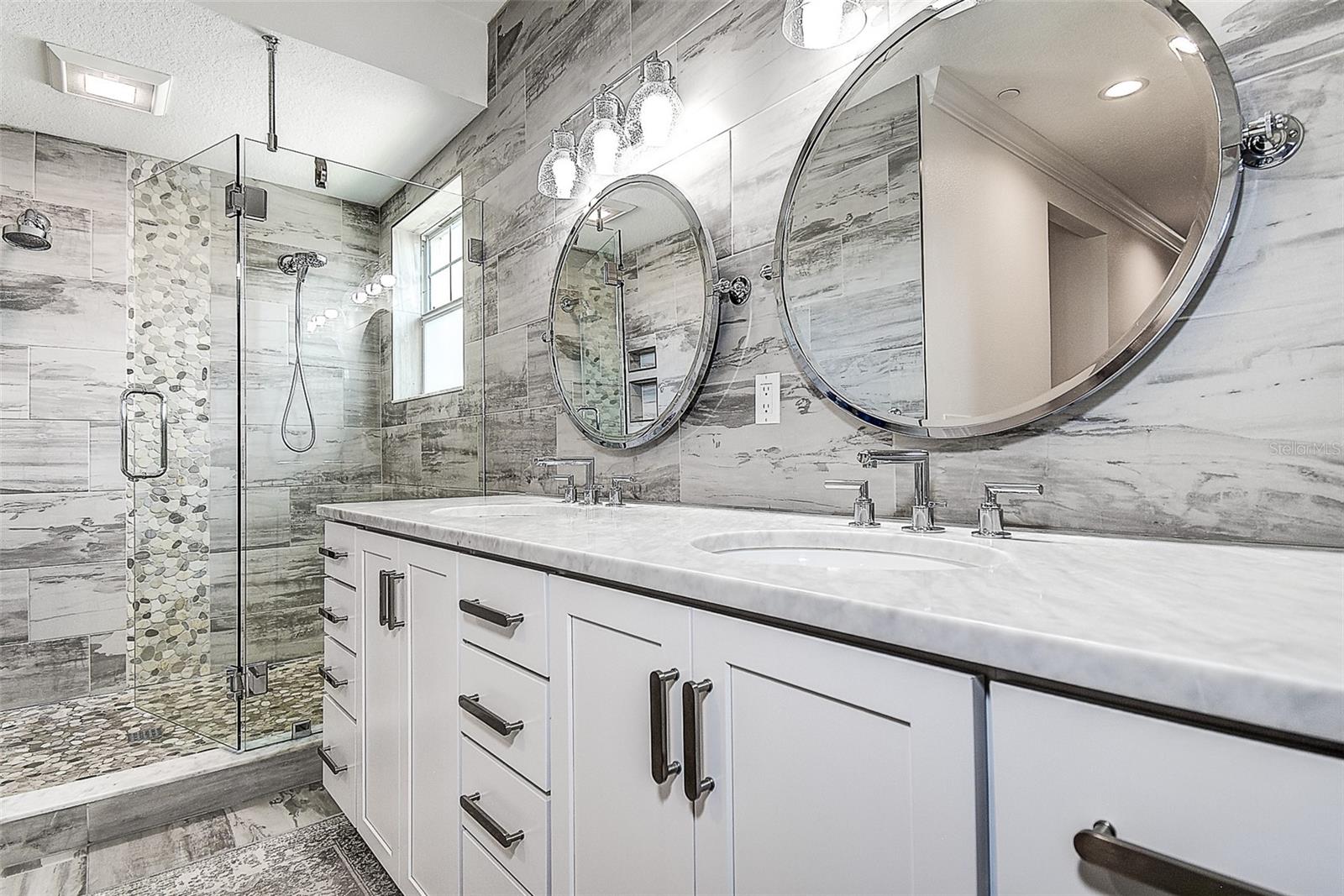 REGENT LANE - Residential