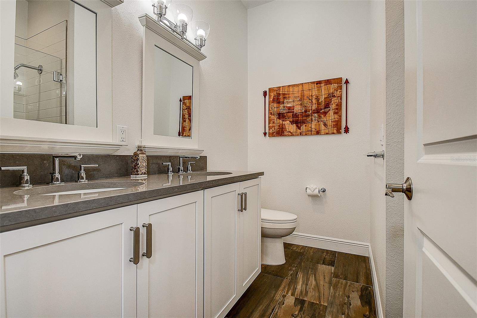 REGENT LANE - Residential