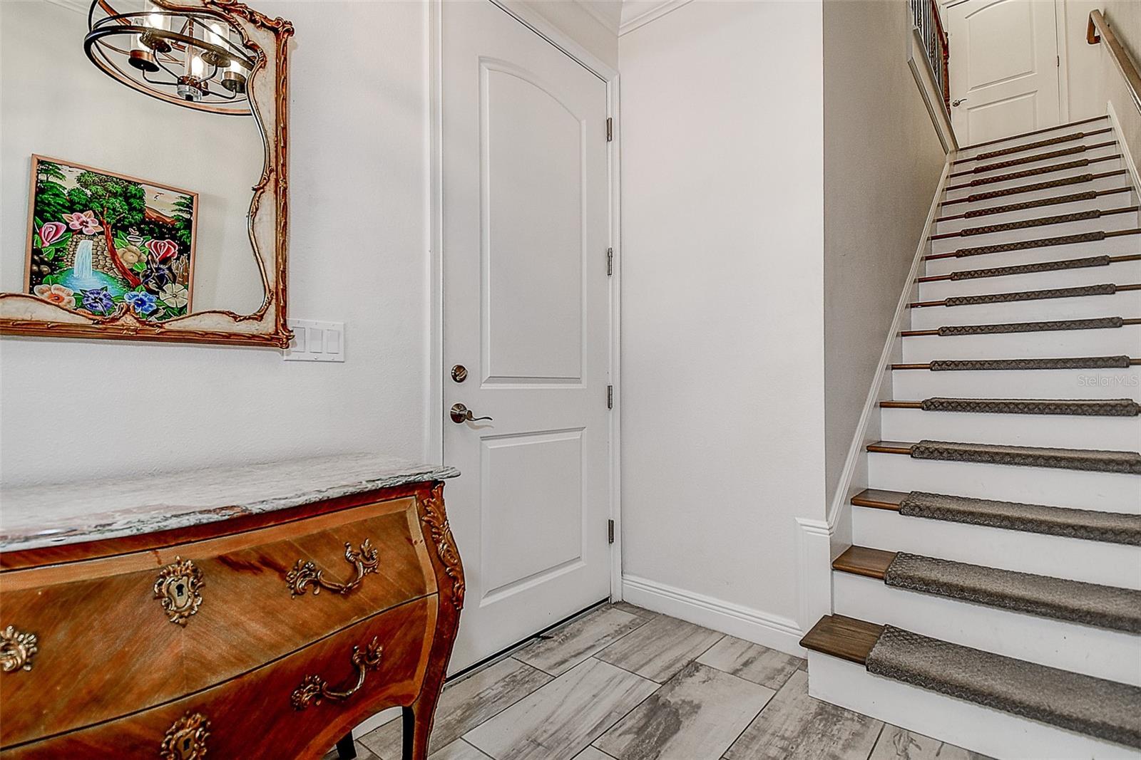 REGENT LANE - Residential