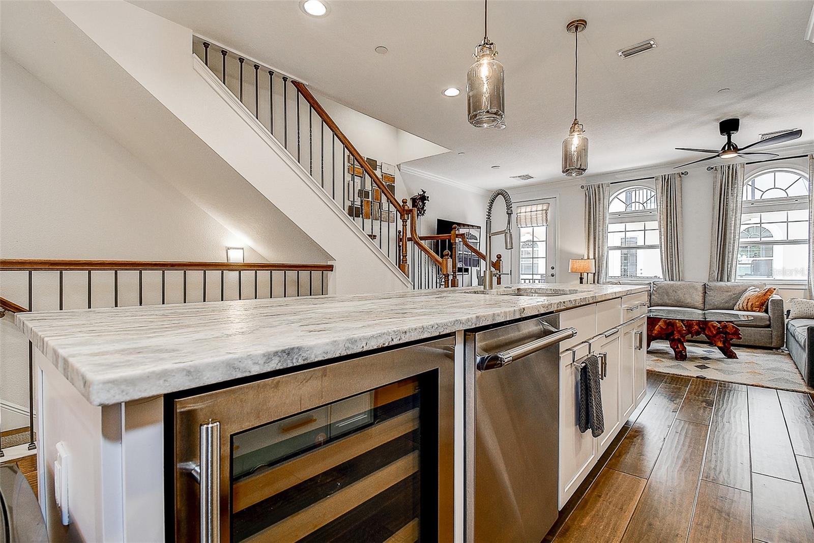 REGENT LANE - Residential