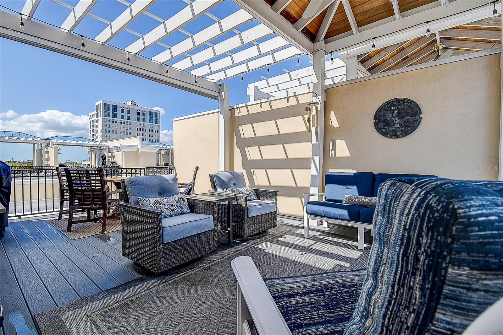 REGENT LANE - Residential