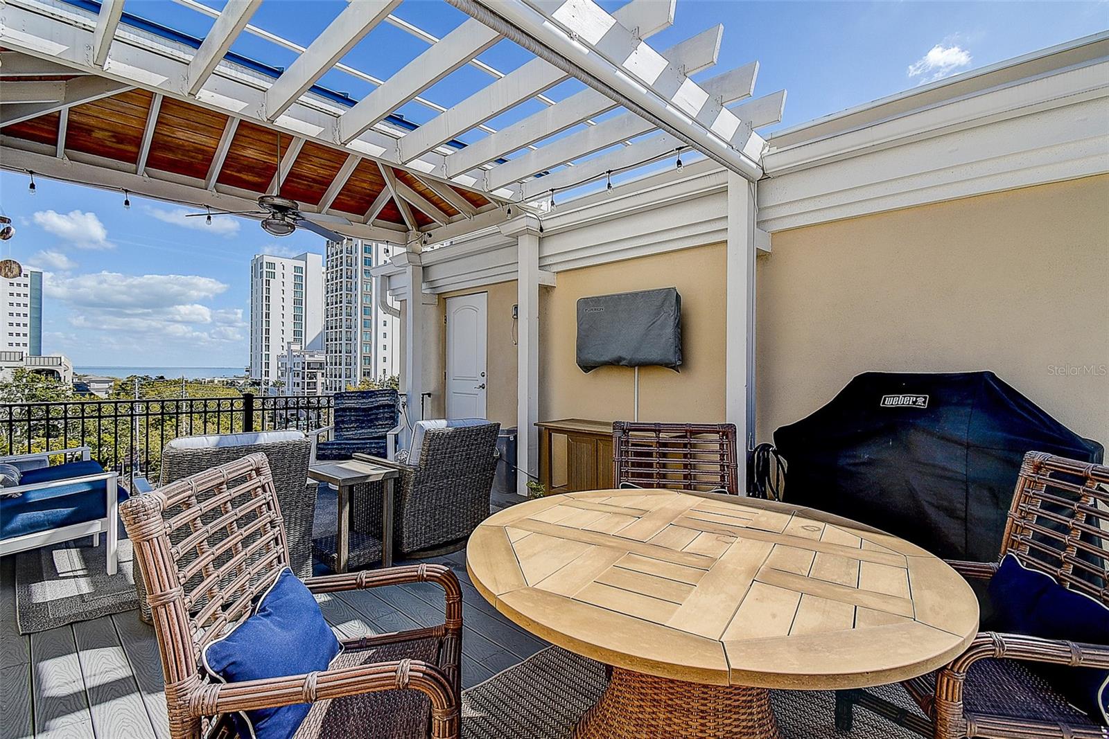 REGENT LANE - Residential