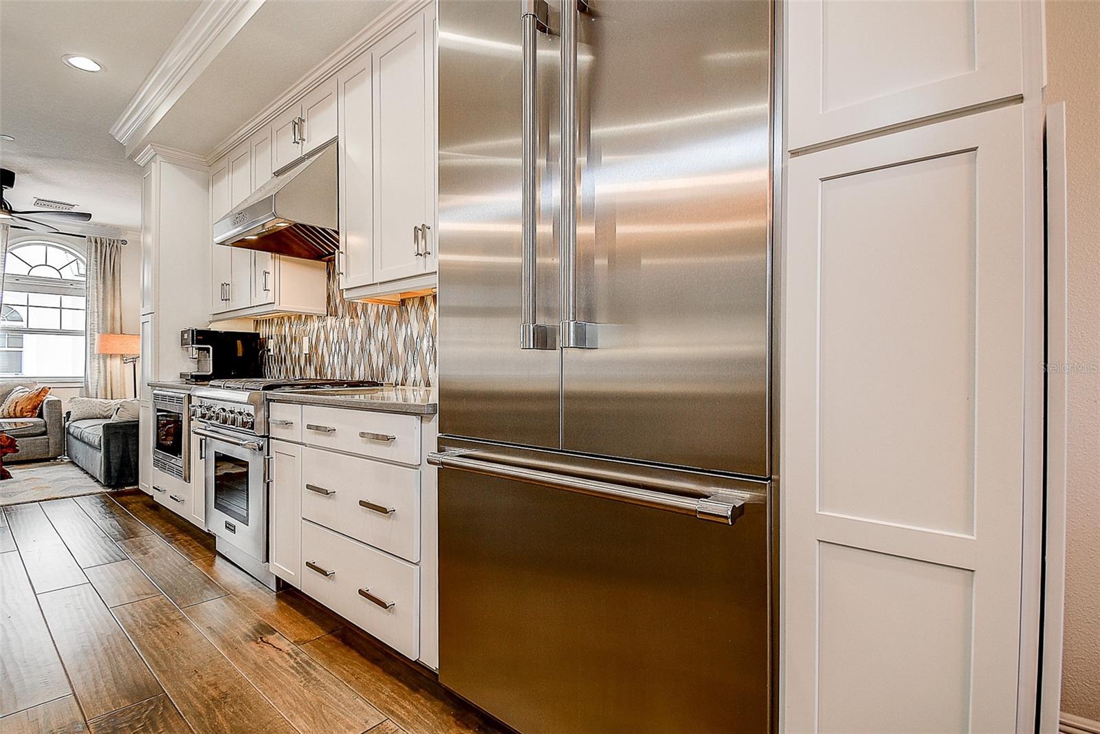 REGENT LANE - Residential