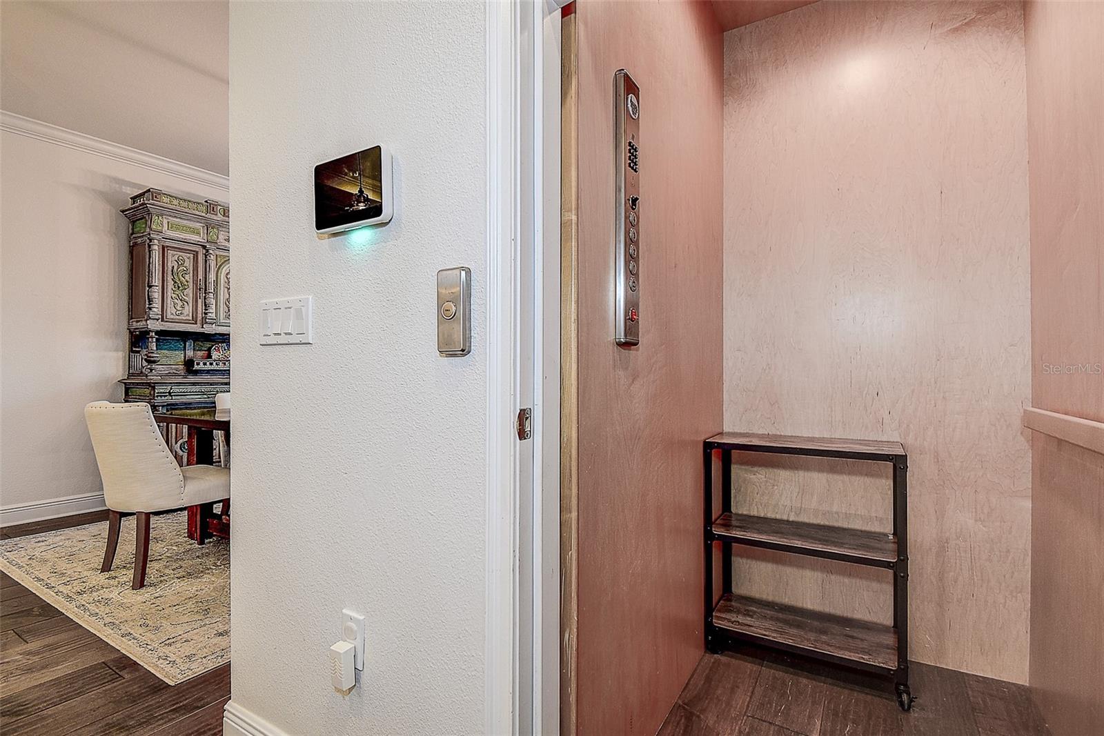 REGENT LANE - Residential