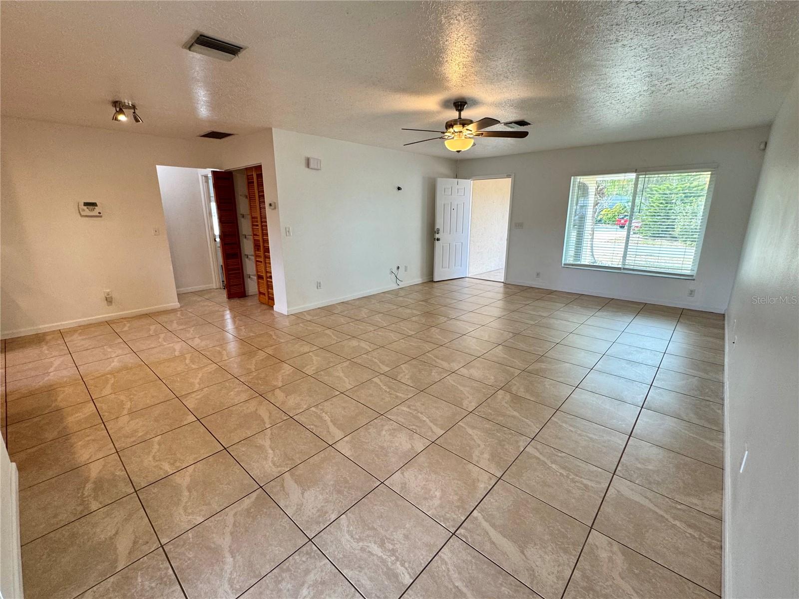 SOUTH VENICE - Residential Lease