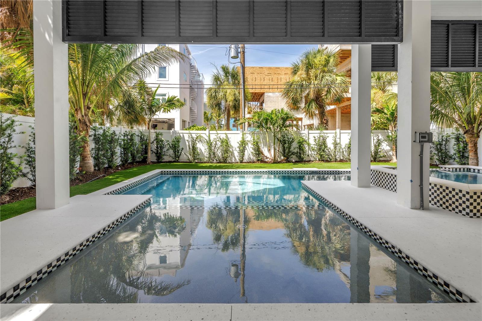 SARASOTA BEACH - Residential