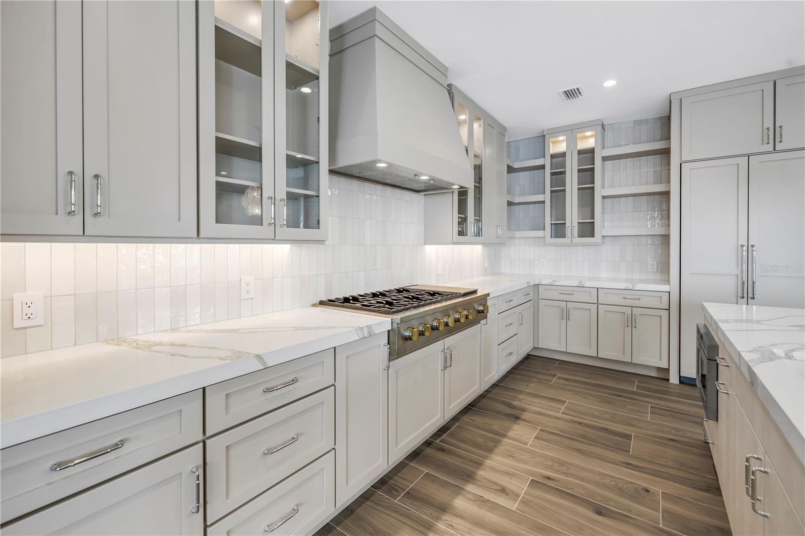 SARASOTA BEACH - Residential