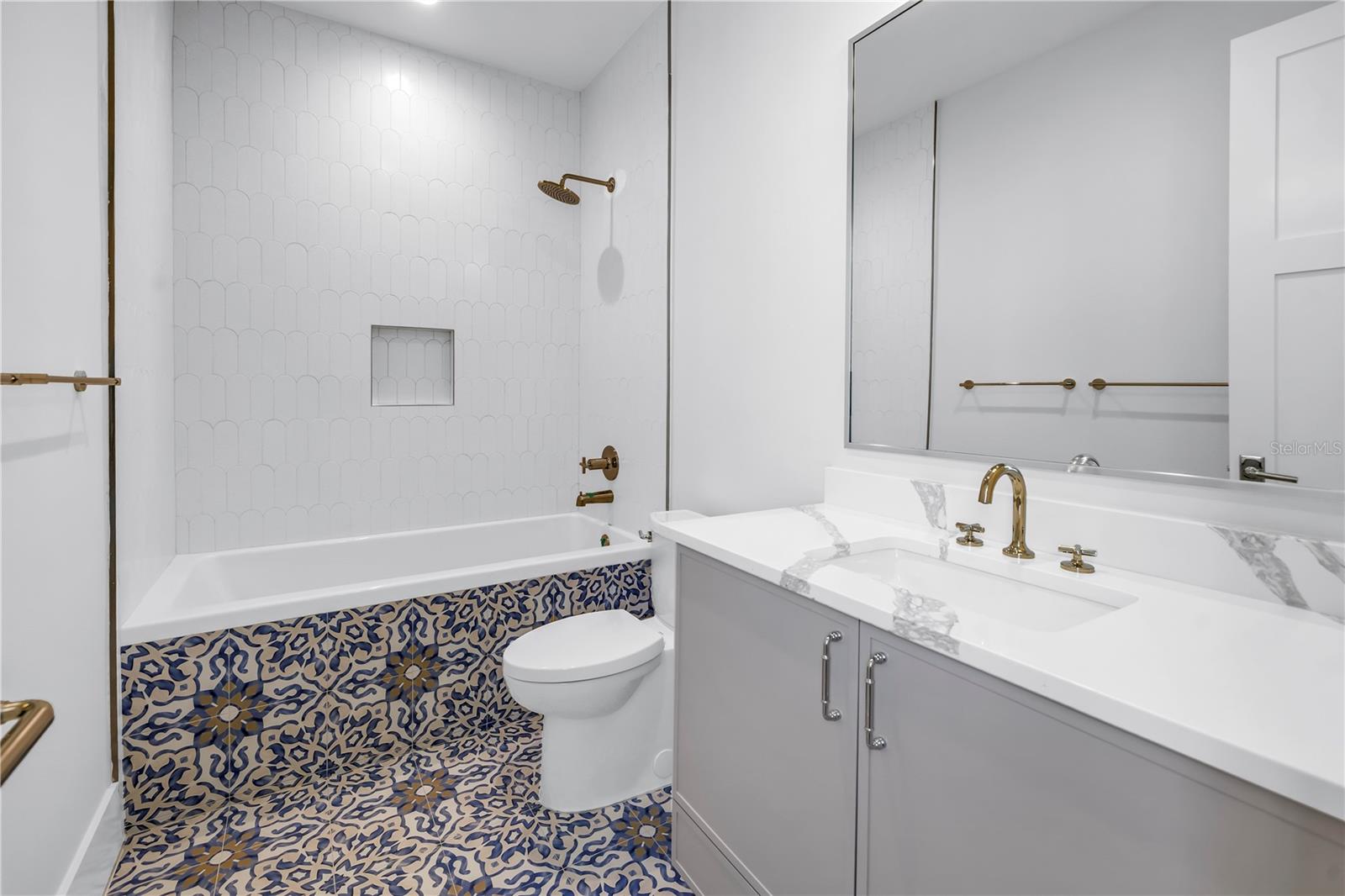 SARASOTA BEACH - Residential