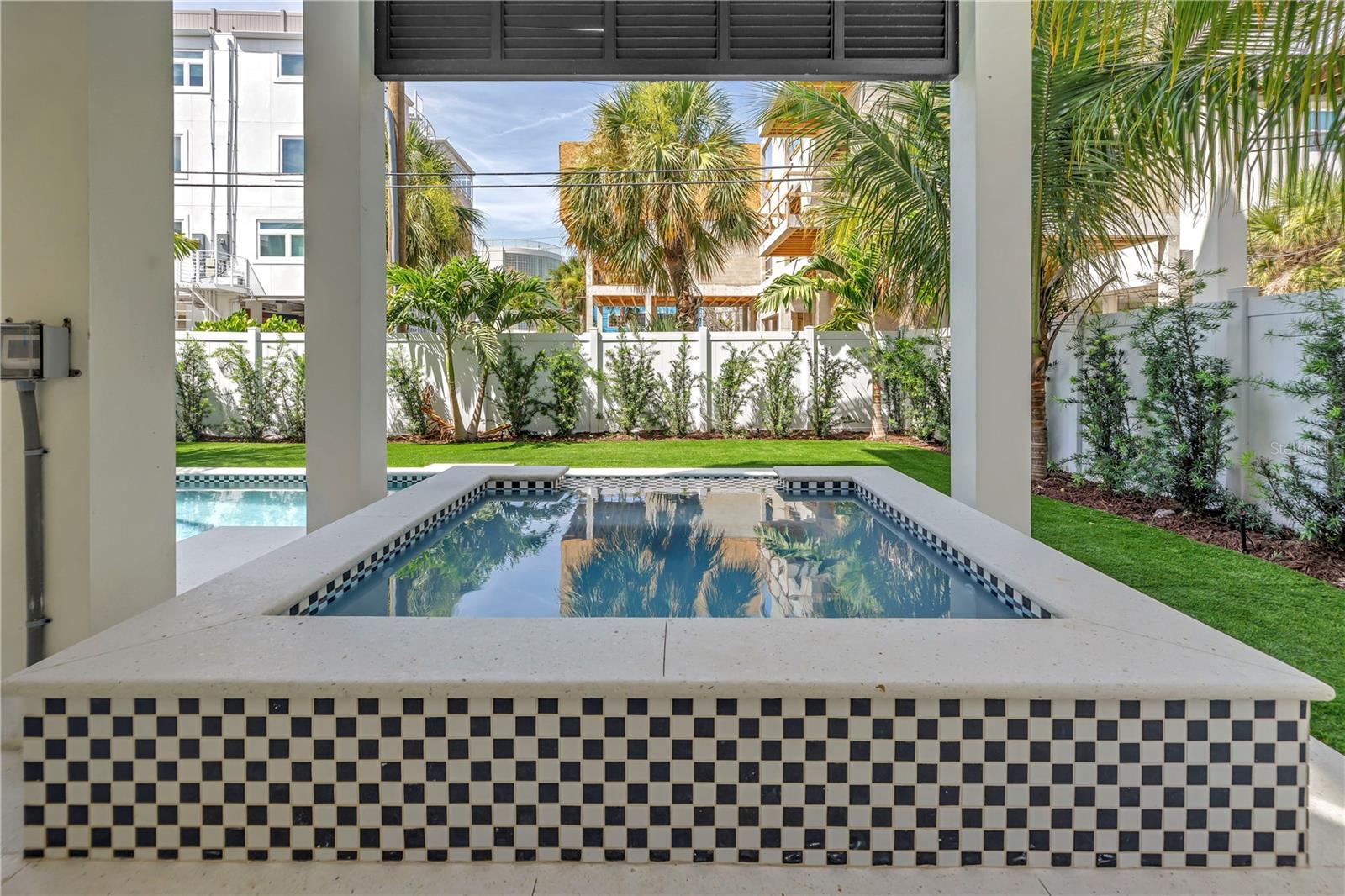 SARASOTA BEACH - Residential