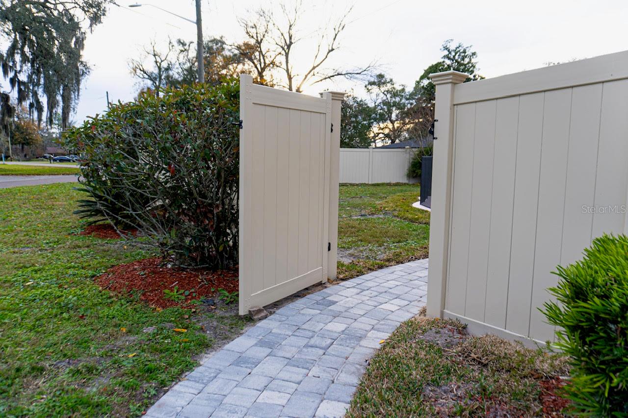 REAVES R/P PT LAKE FOREST - Residential Lease