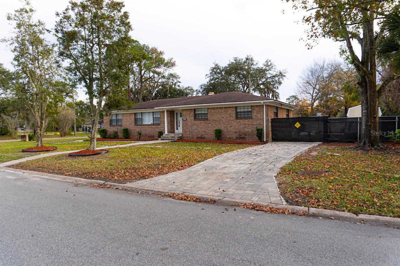 REAVES R/P PT LAKE FOREST - Residential Lease