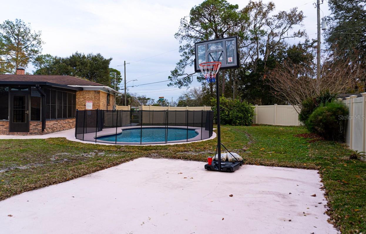 REAVES R/P PT LAKE FOREST - Residential Lease