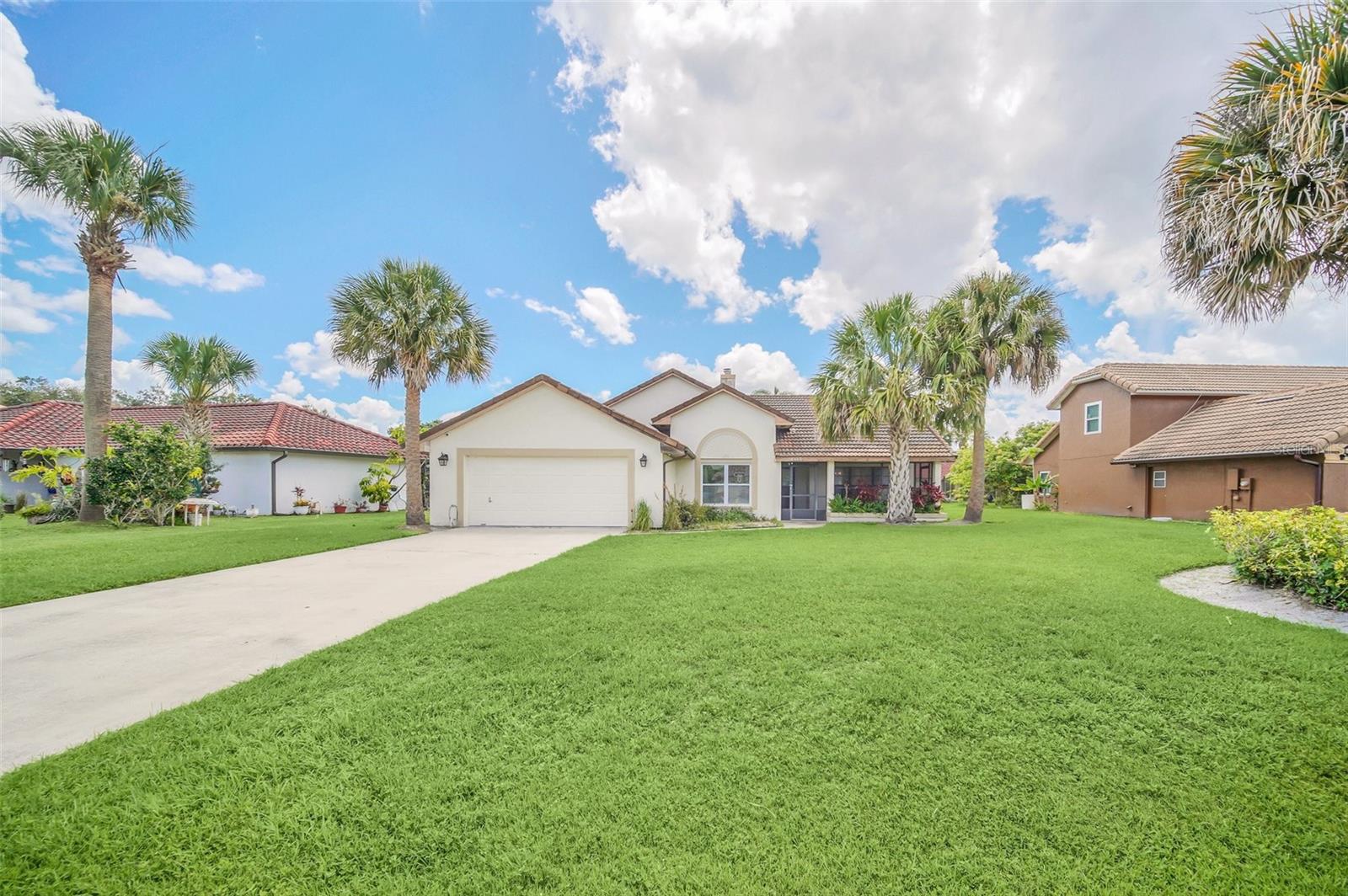 2445 RAVENDALE COURT