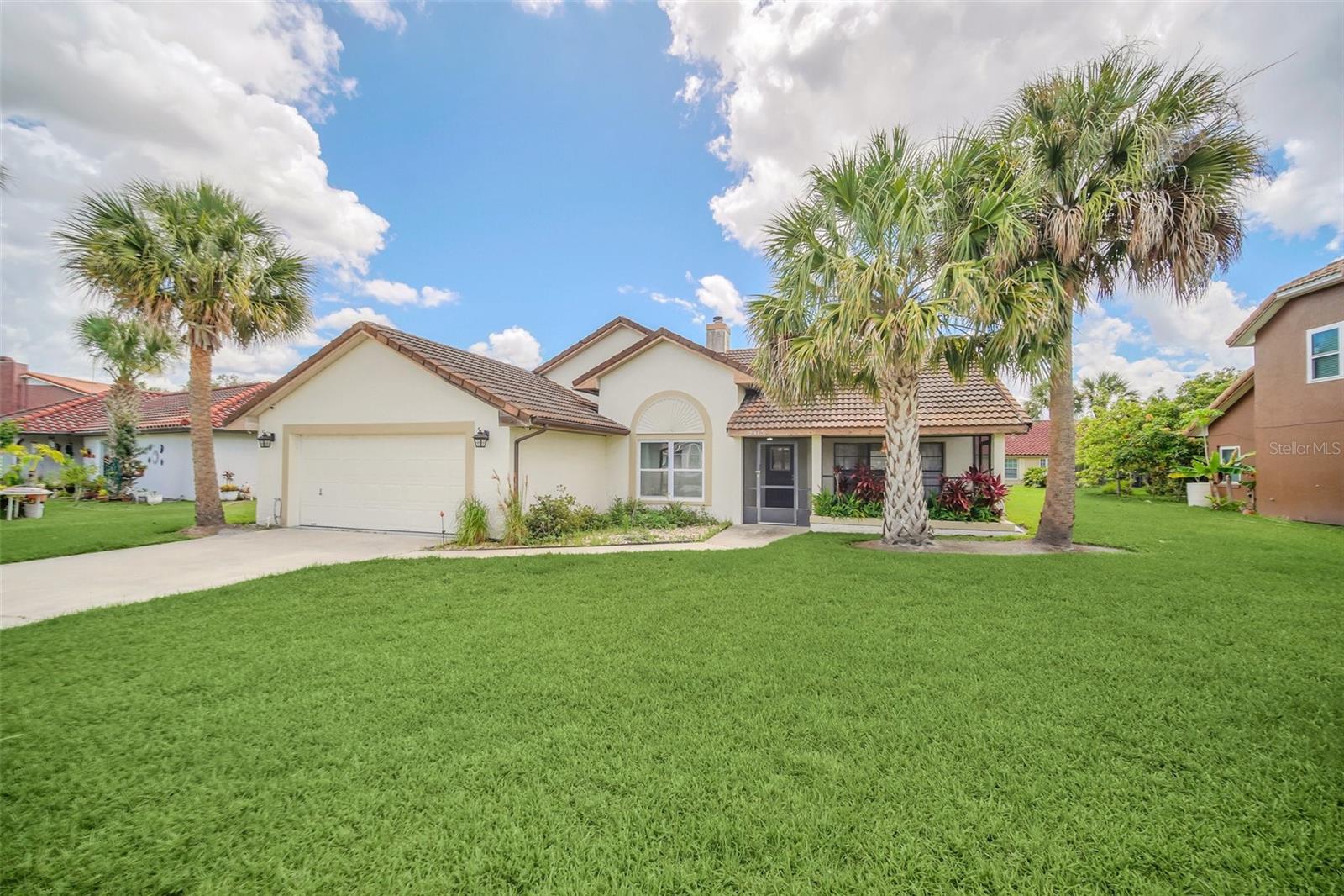 2445 RAVENDALE COURT