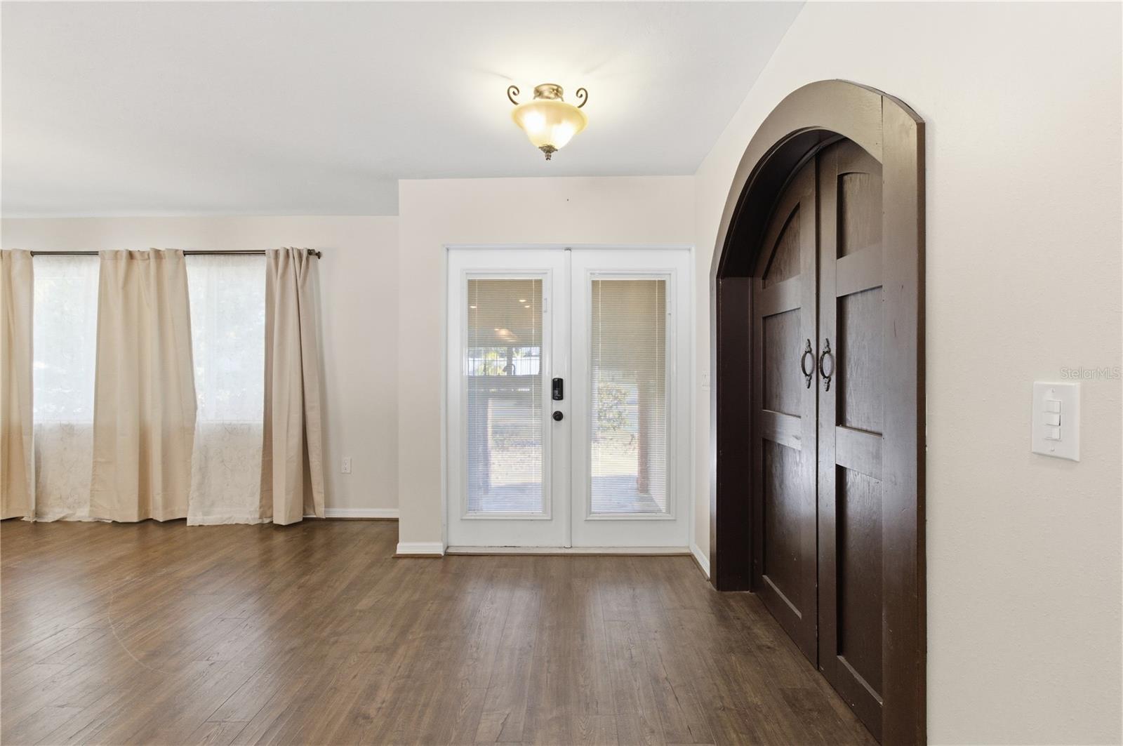 KENSINGTON PARK - Residential