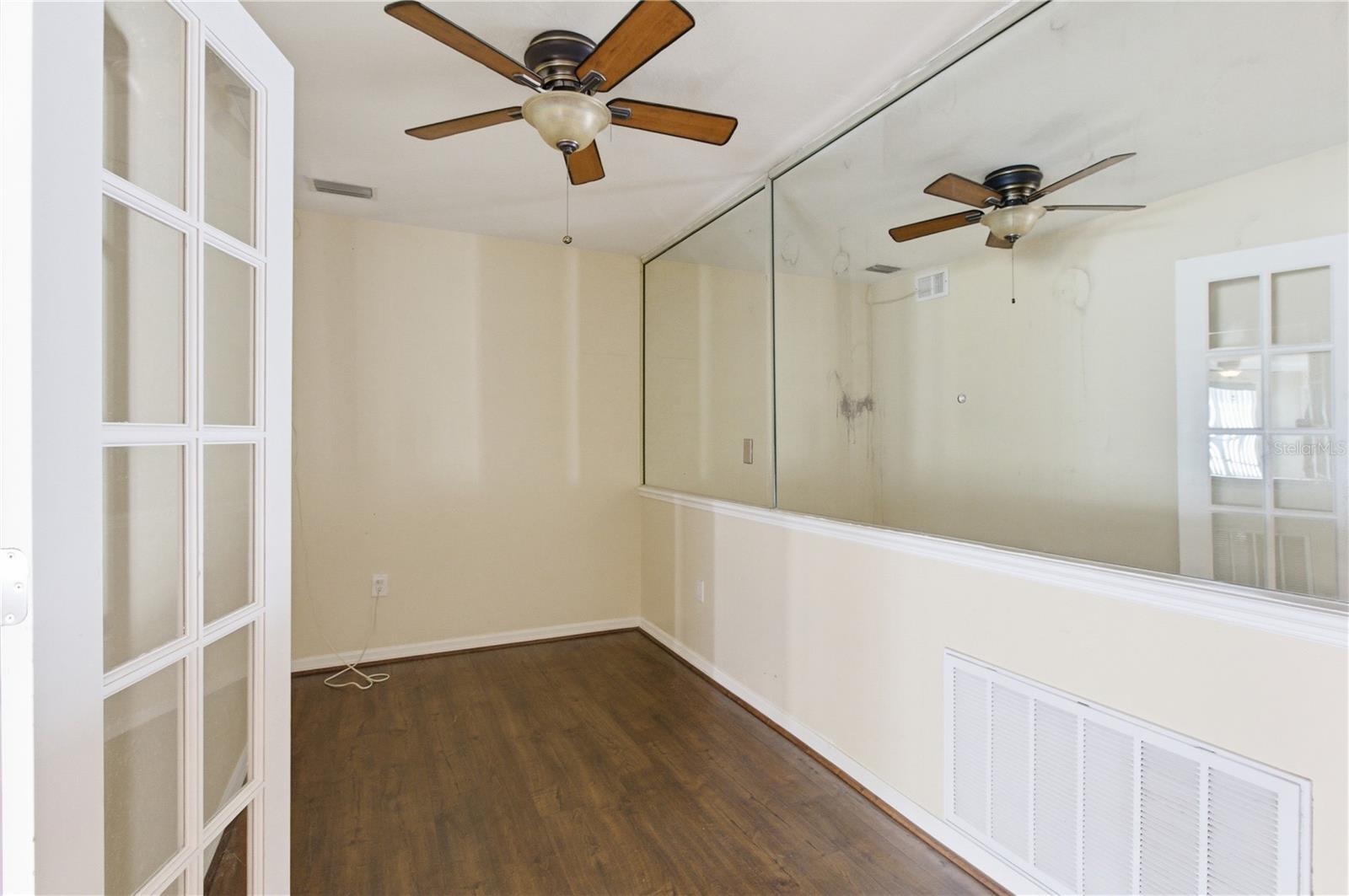 KENSINGTON PARK - Residential