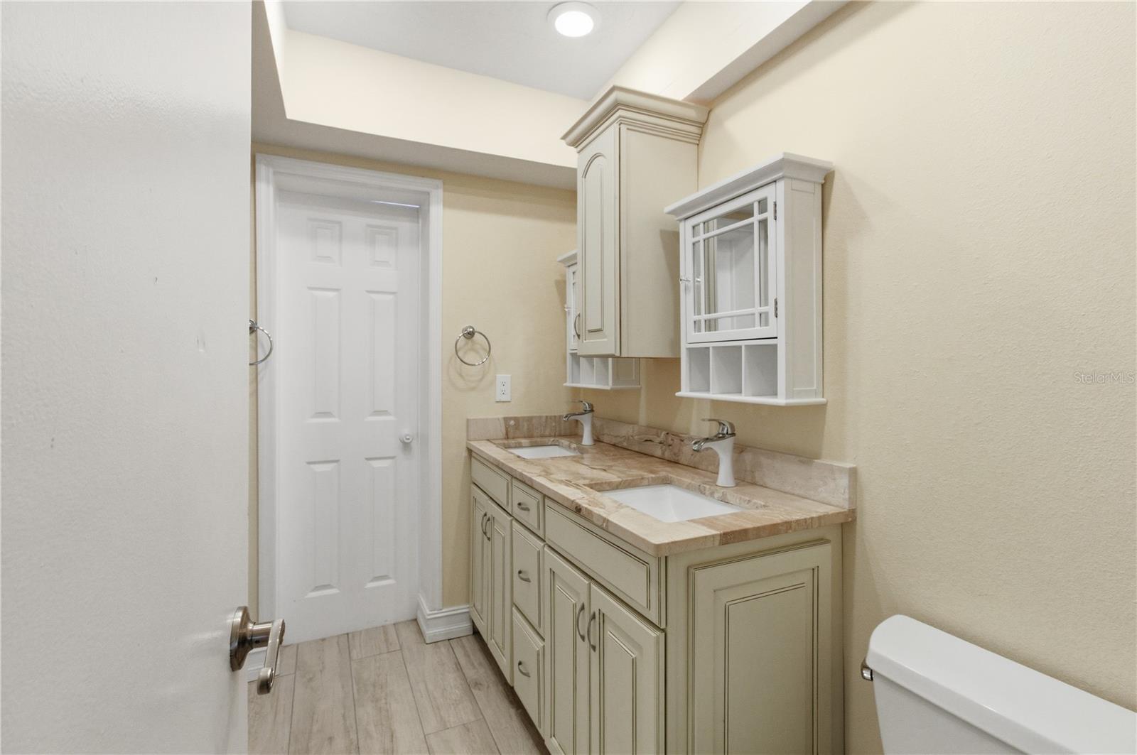 KENSINGTON PARK - Residential