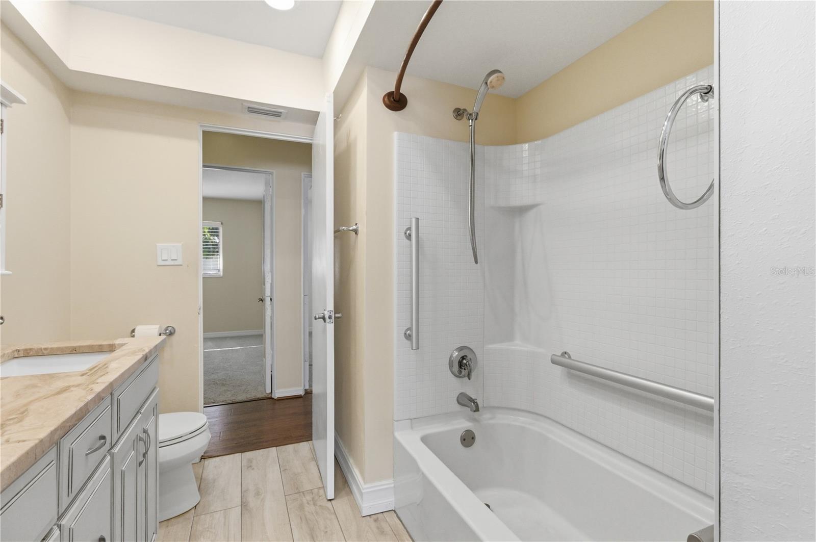 KENSINGTON PARK - Residential