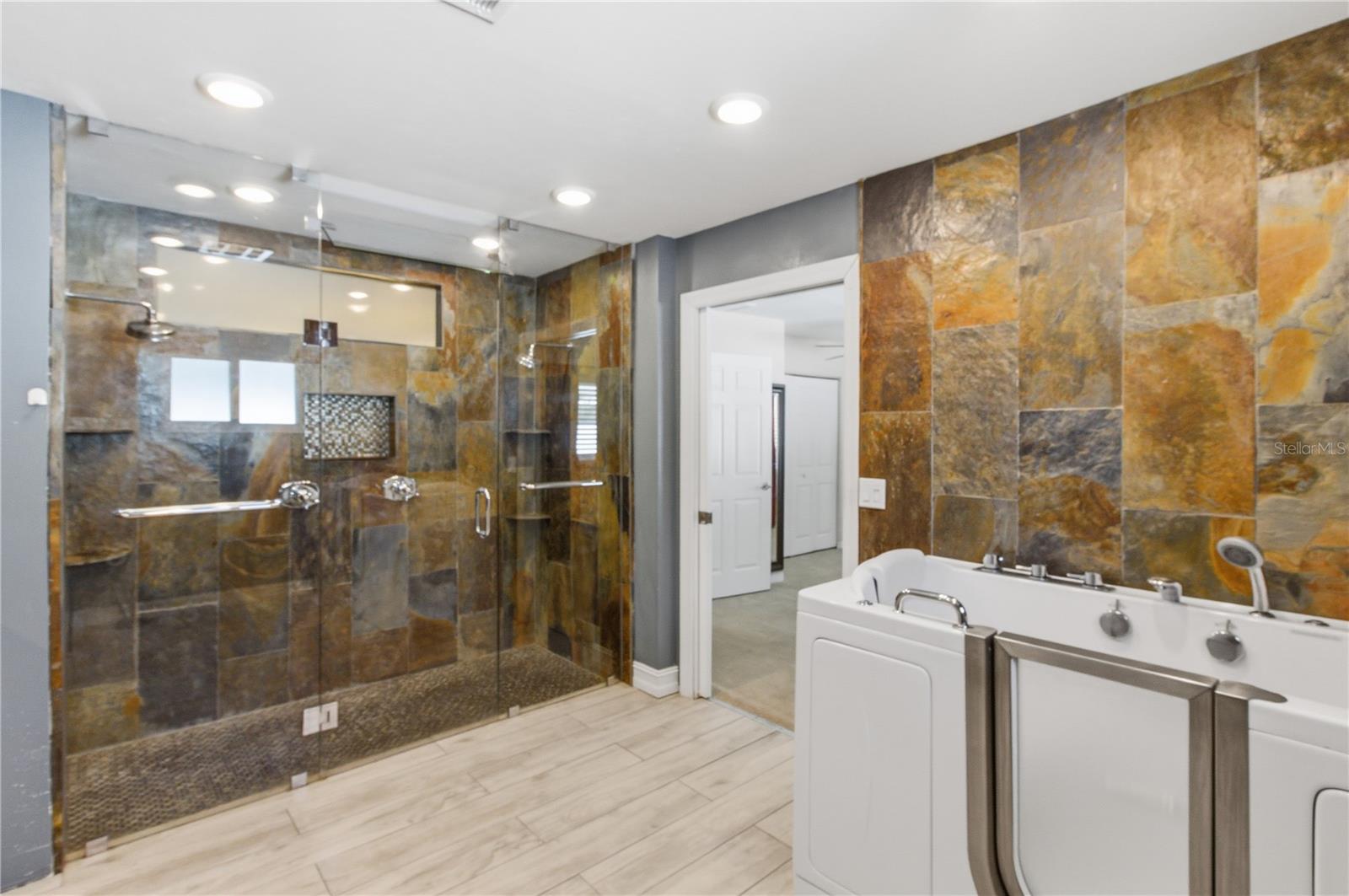 KENSINGTON PARK - Residential