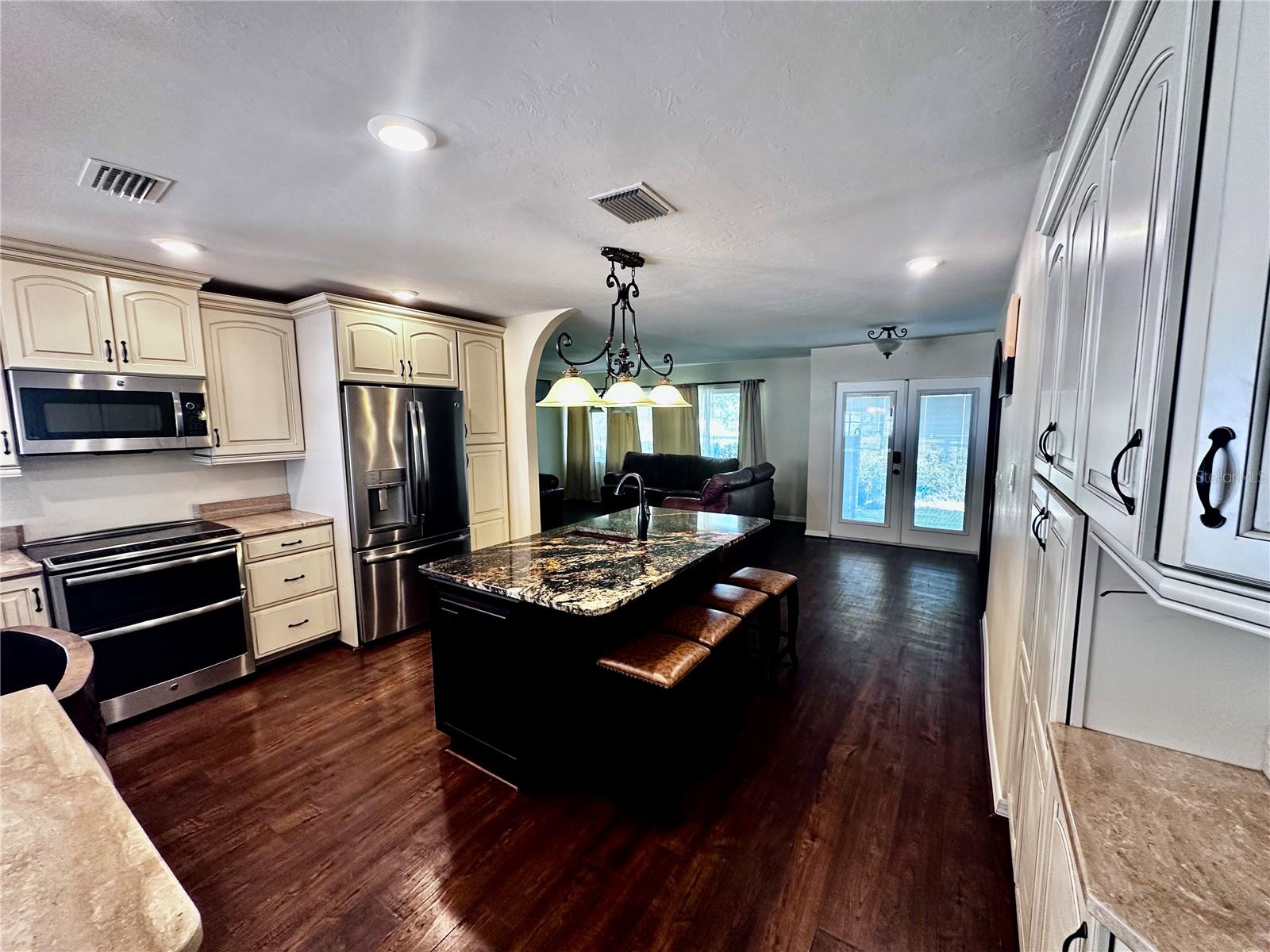 KENSINGTON PARK - Residential