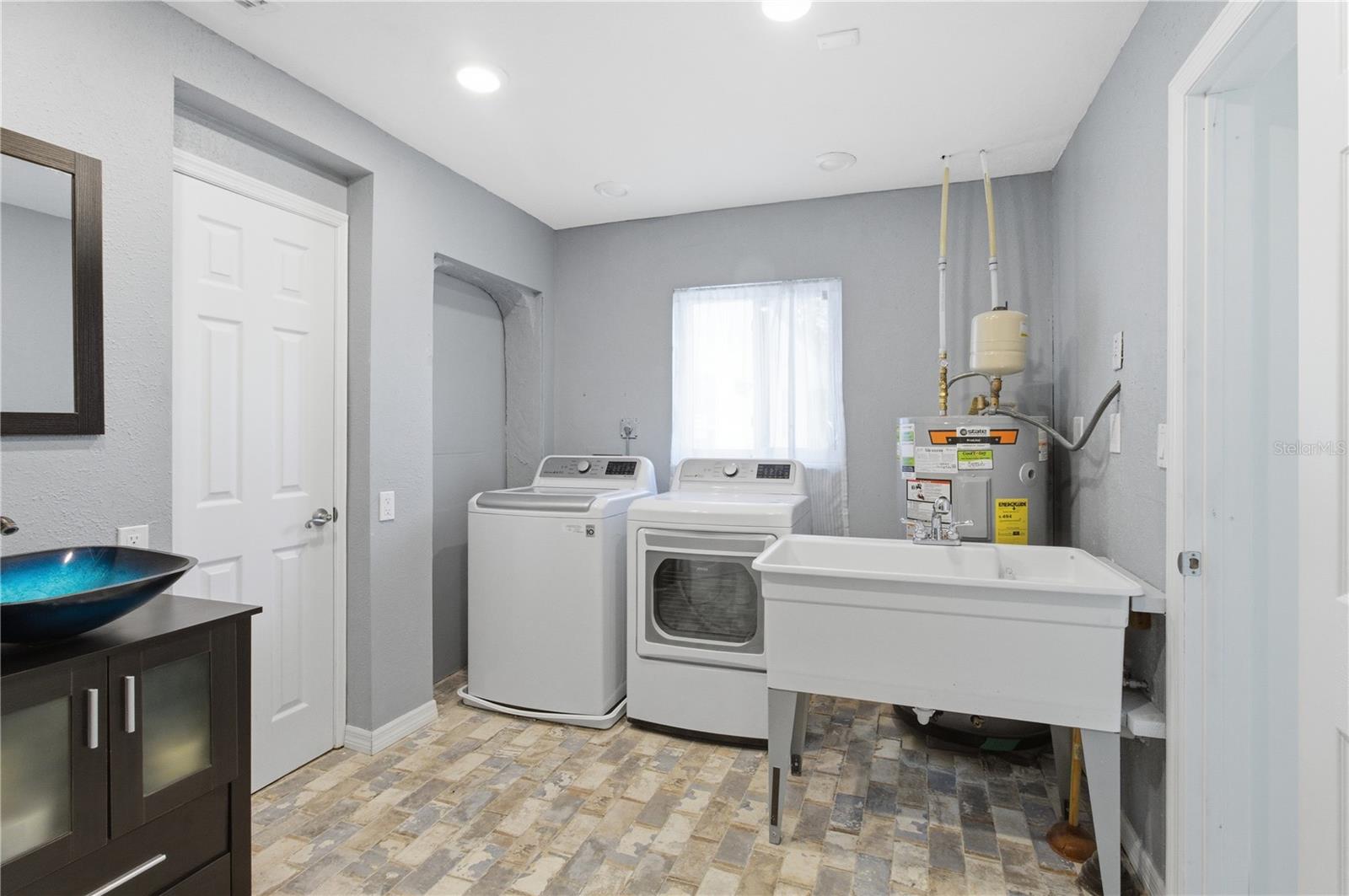 KENSINGTON PARK - Residential